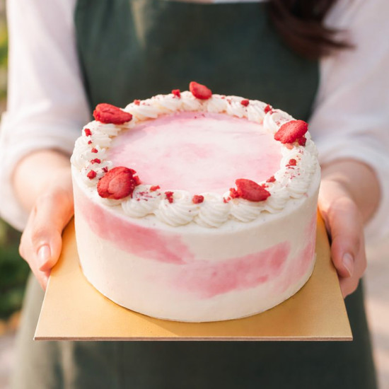Sugar-Free Strawberries & Cream Cake (Gluten-Free, Keto)