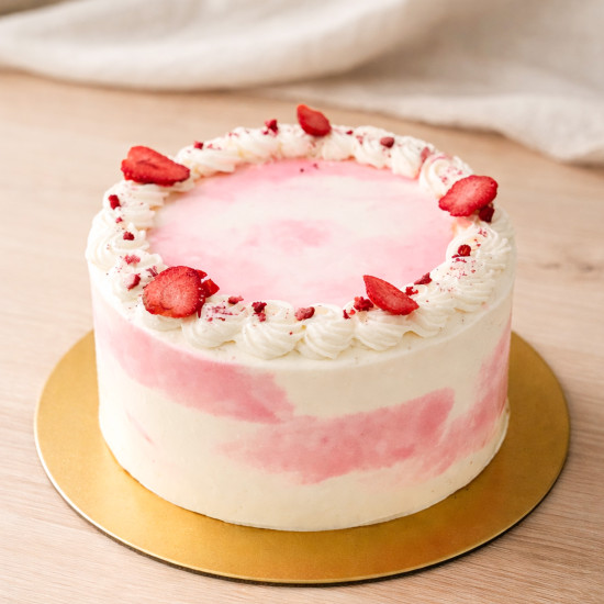 Sugar-Free Strawberries & Cream Cake (Gluten-Free, Keto)