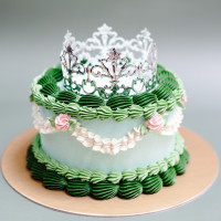 Korean-Inspired Crown Cake