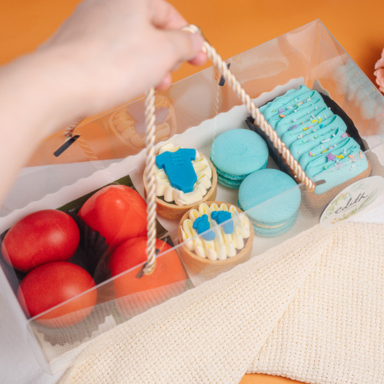 Baby Full Month Happiness Bundle (min. 6 sets)