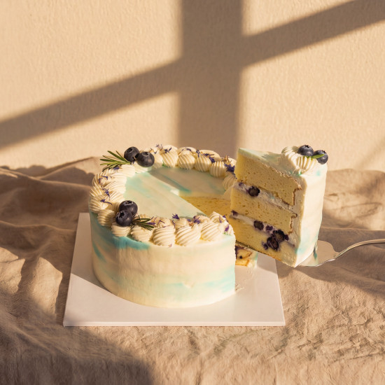 Sugar-Free Blueberries & Cream Cake (Gluten-Free, Keto)